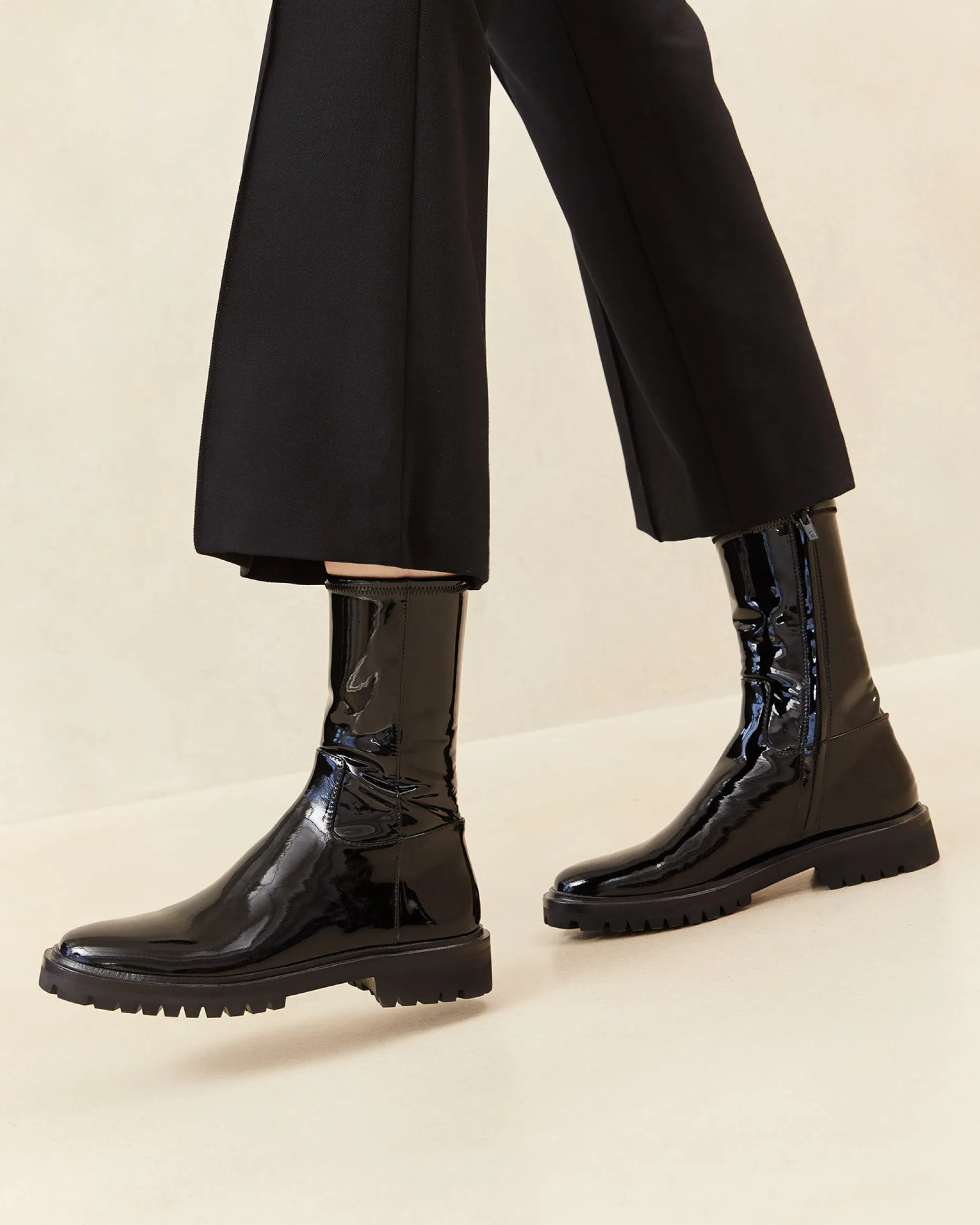 Danny Black Mid Lug Boot